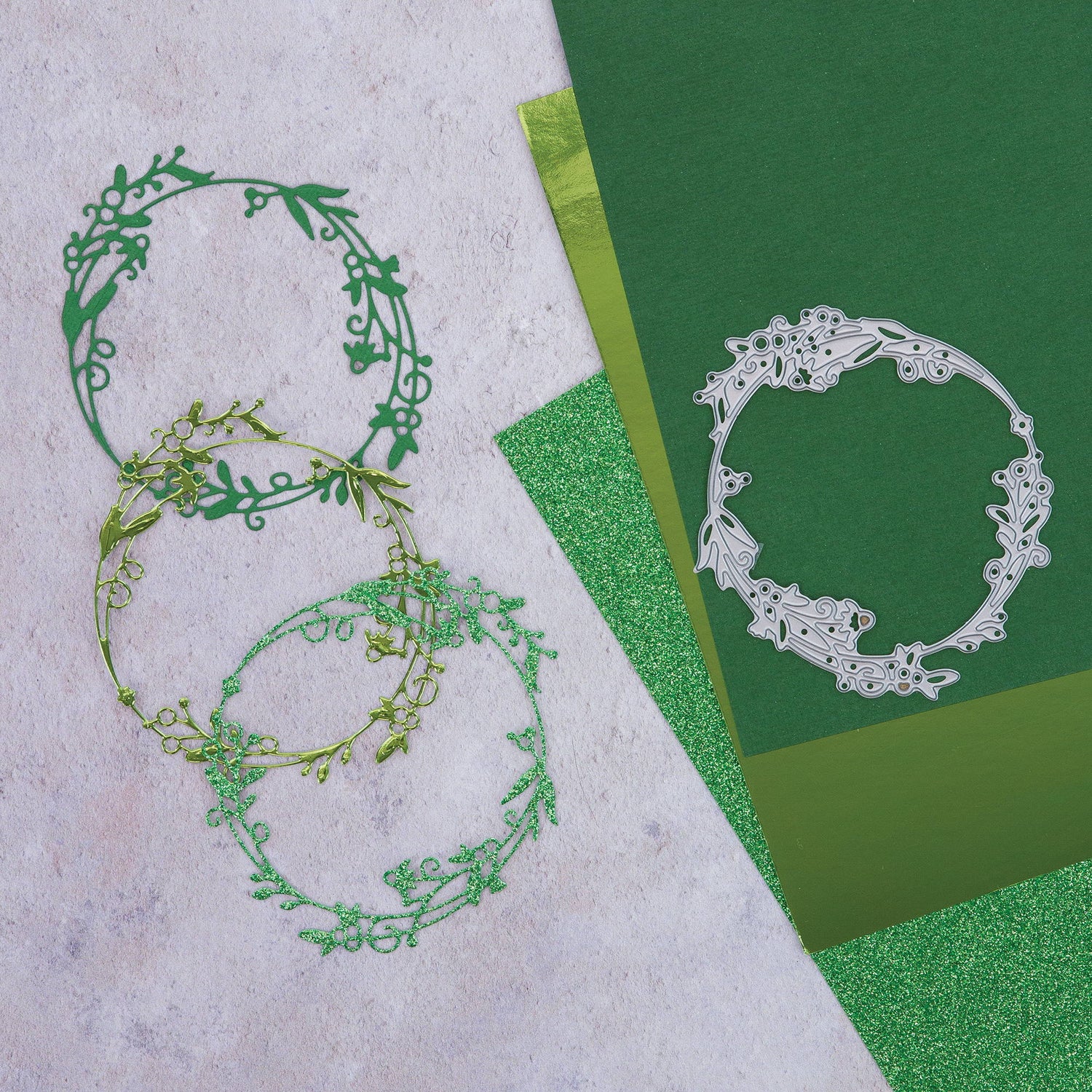 Magazine 13 - Layered Wreath with Karen Rowland