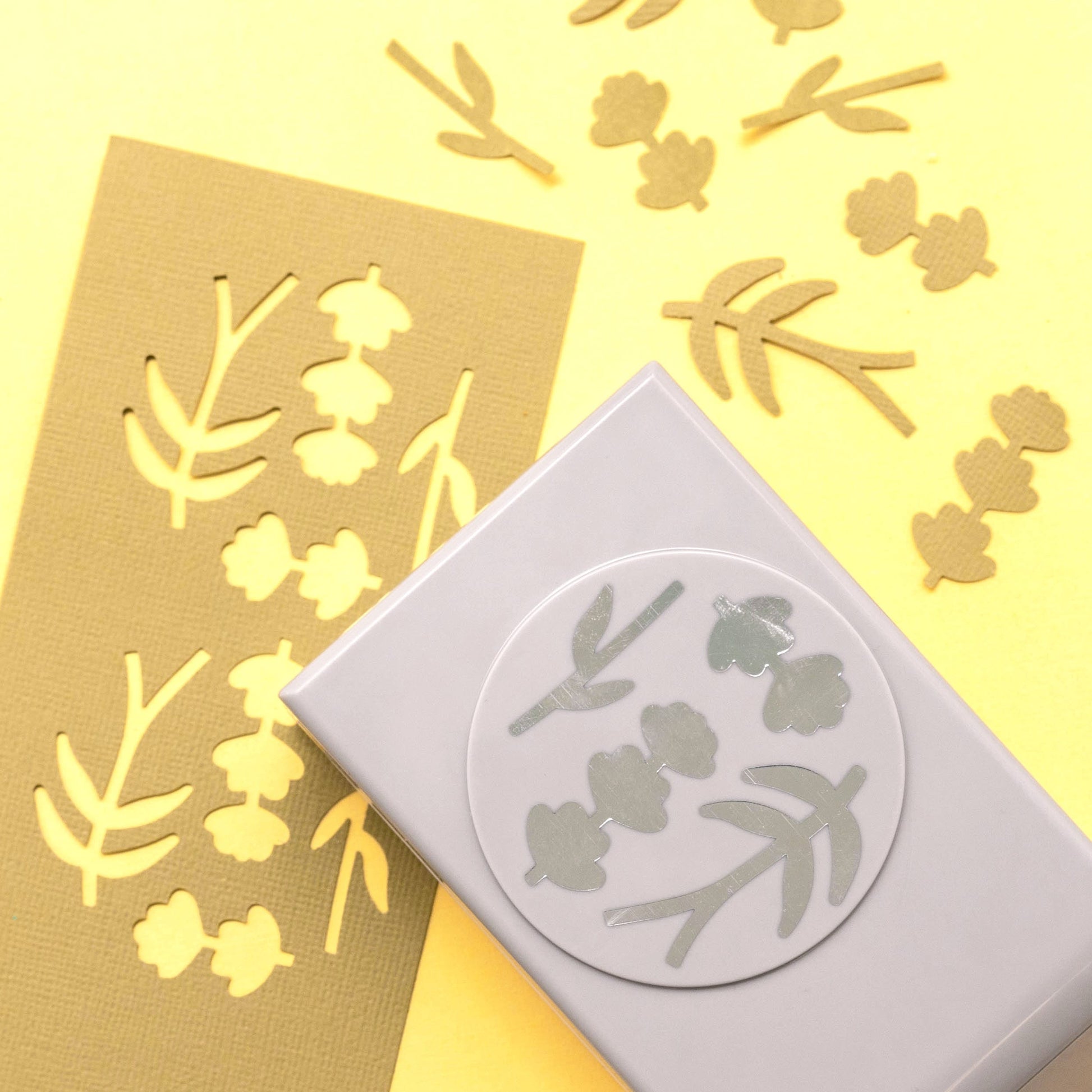Ek Success EK Tools - Large Confetti Paper Punch - Lavender
