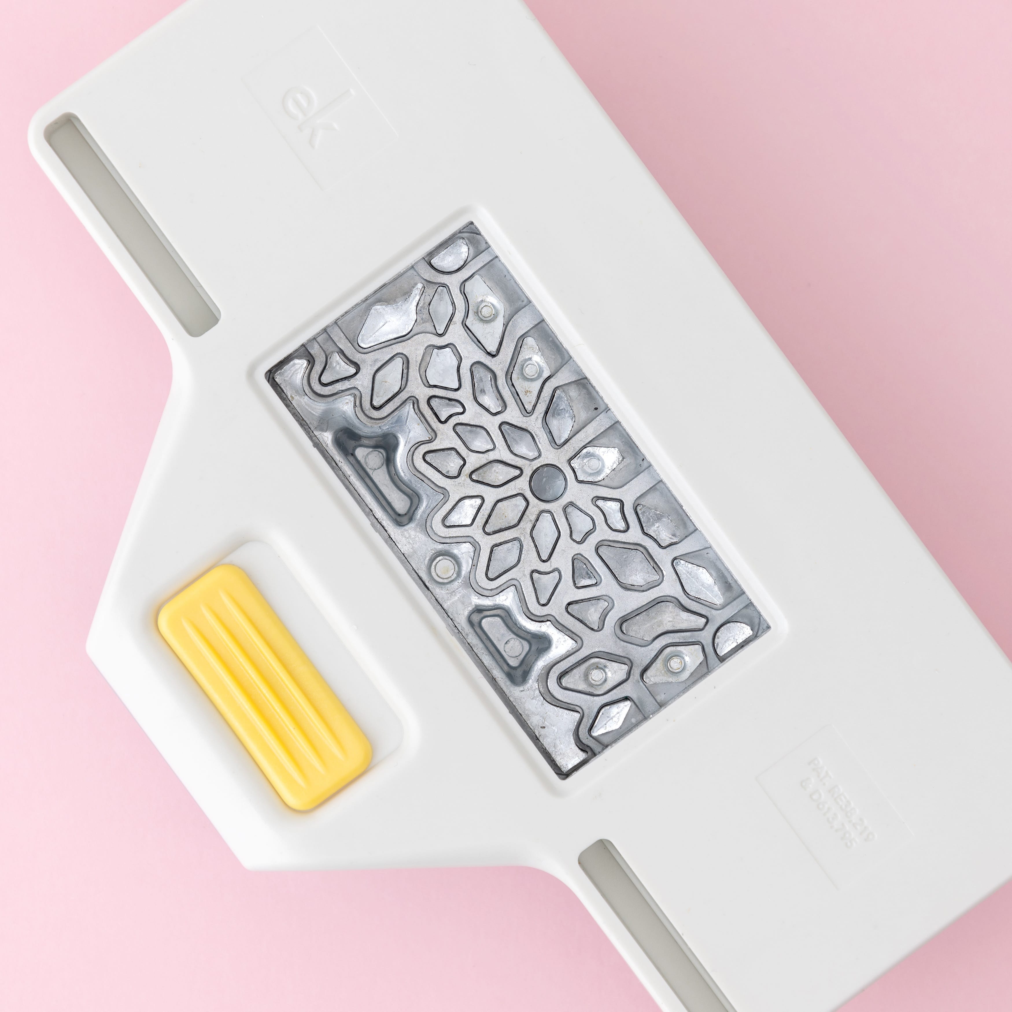 Ek Success EK Tools - Large Edge Paper Punch - Diamond Flowers