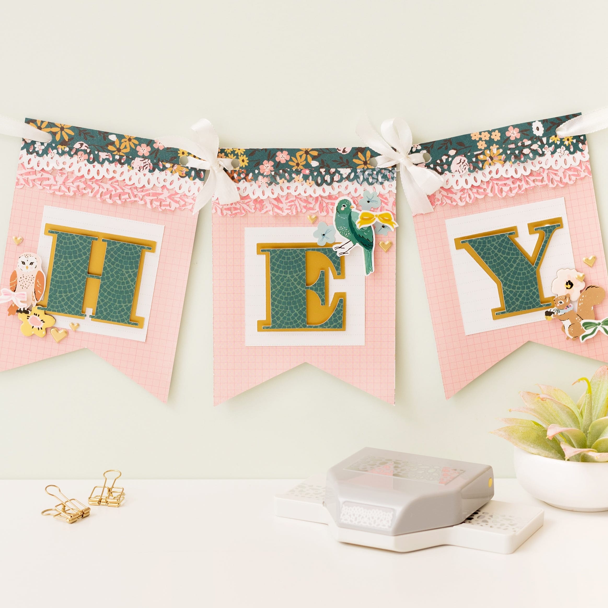 Ek Success EK Tools - Large Edge Paper Punch - Embroidery