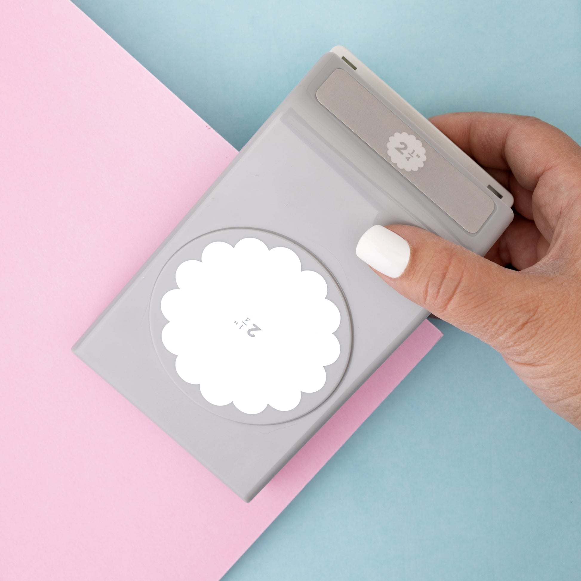 Ek Success EK Tools - Large Scallop Circle Paper Punch - 2.25"