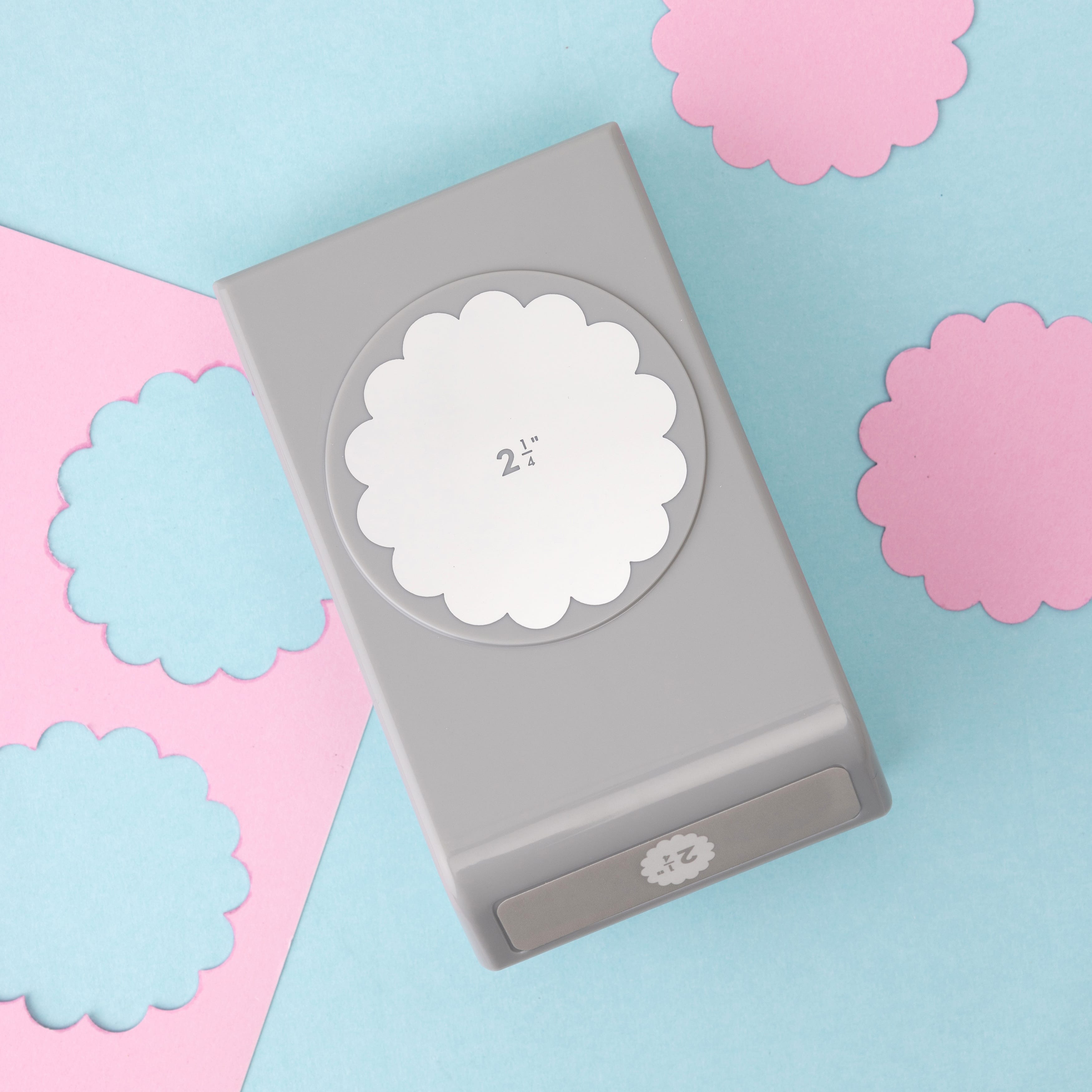 Ek Success EK Tools - Large Scallop Circle Paper Punch - 2.25"