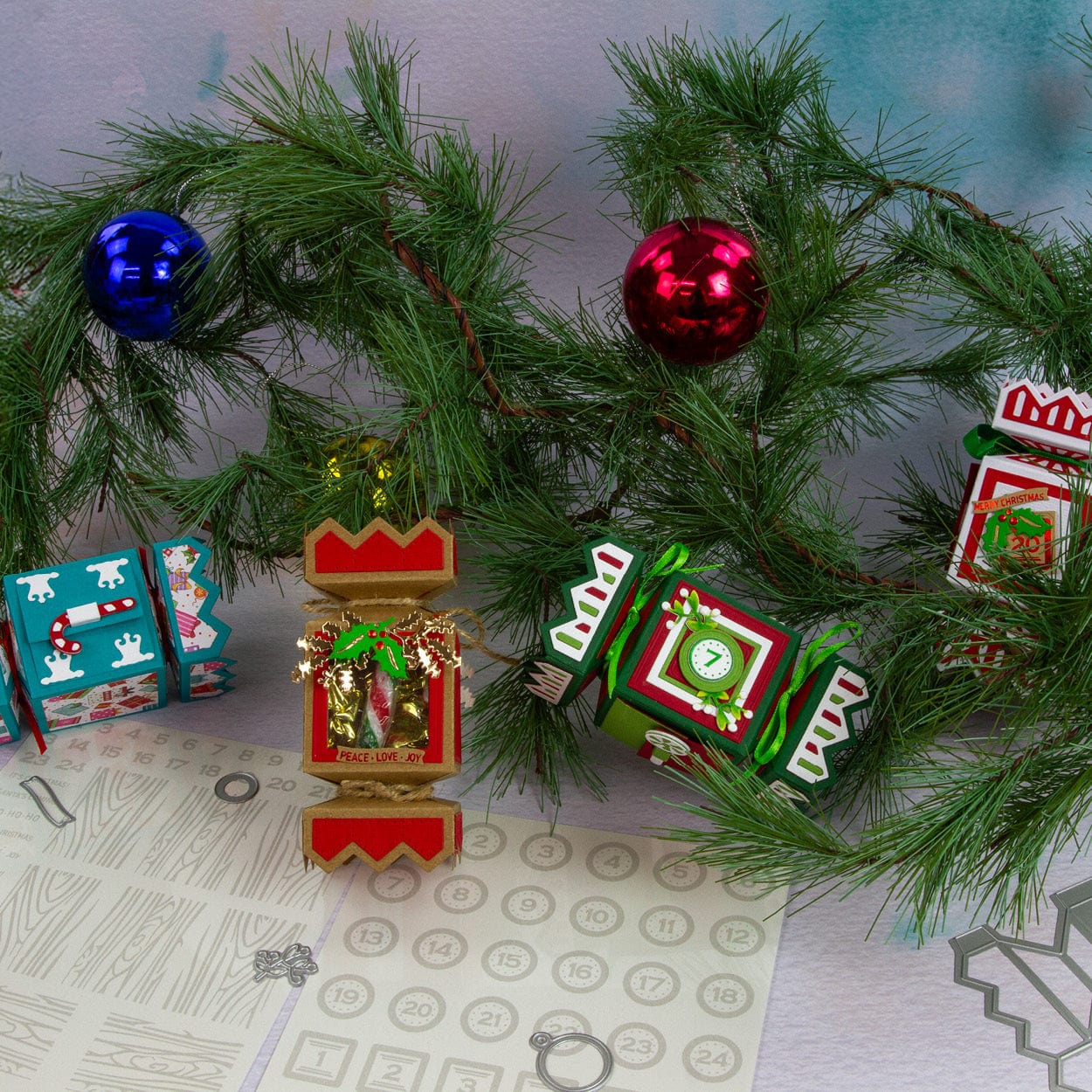 Tonic Studios Die Cutting Advent Cracker Box Die Set - 5907e