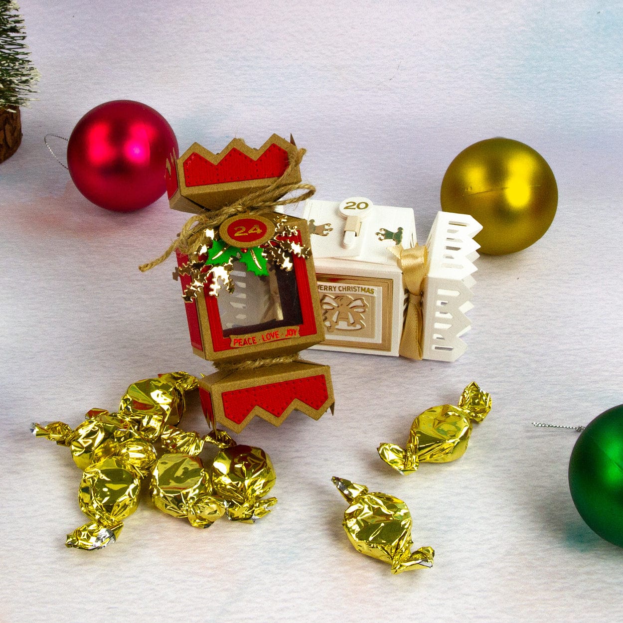 Tonic Studios Die Cutting Advent Cracker Box Die Set - 5907e
