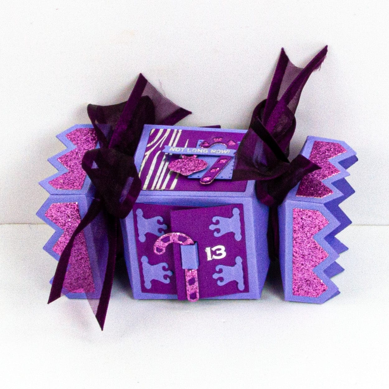 Tonic Studios Die Cutting Advent Cracker Box Die Set - 5907e