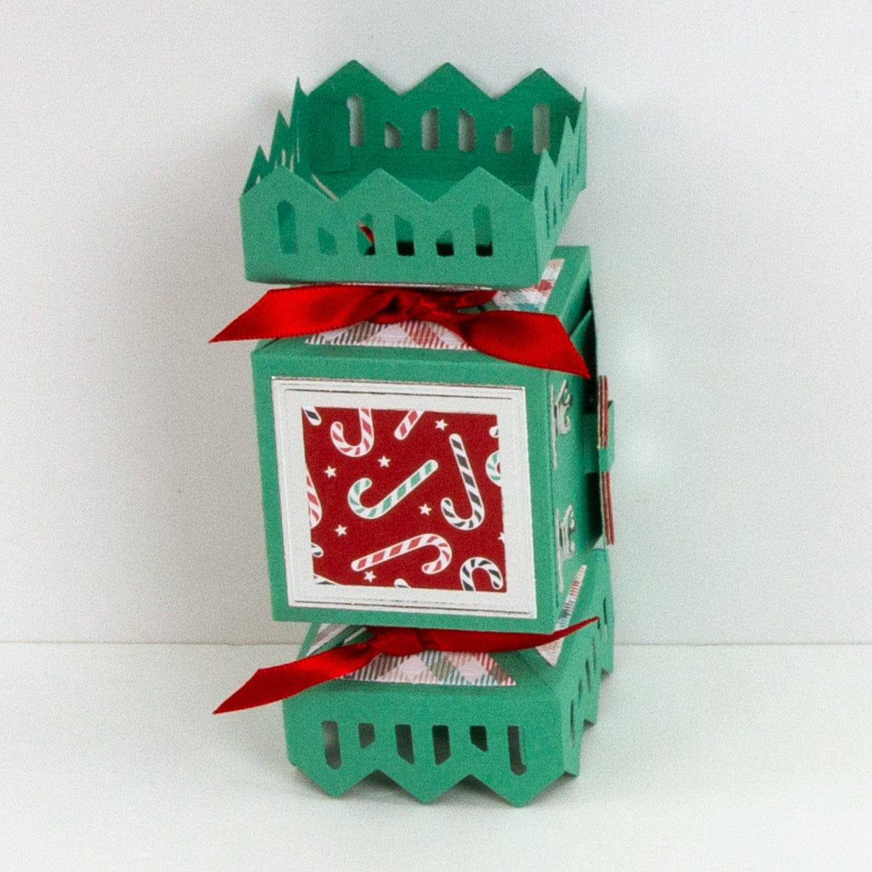 Tonic Studios Die Cutting Advent Cracker Box Die Set - 5907e