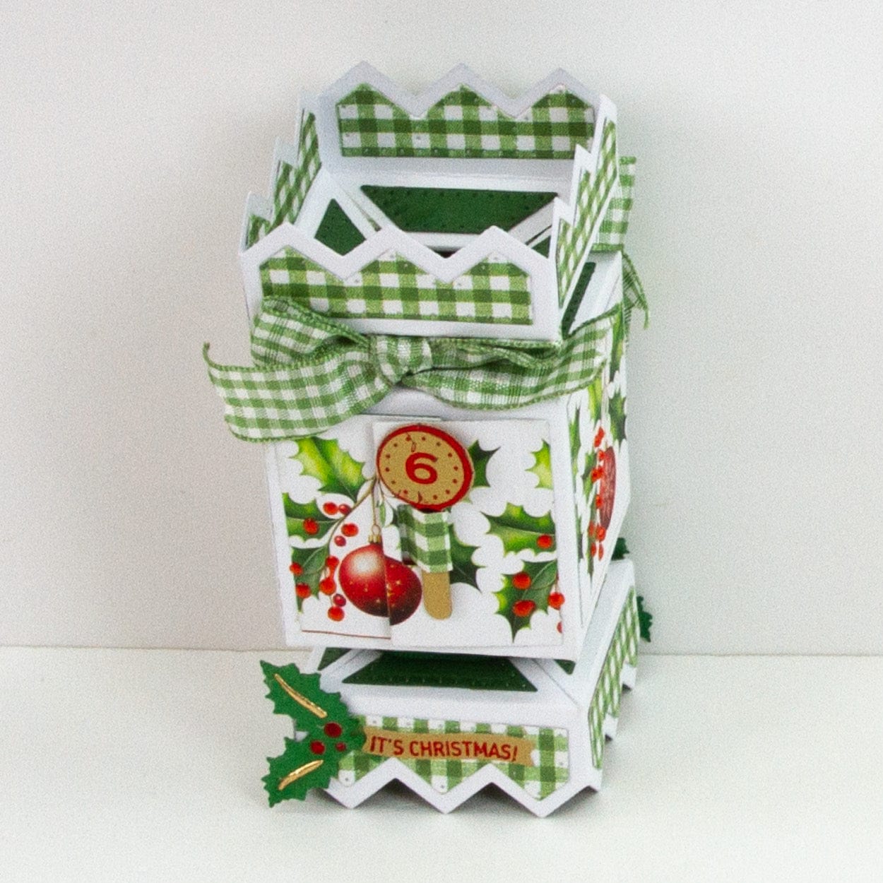 Tonic Studios Die Cutting Advent Cracker Box Die Set - 5907e