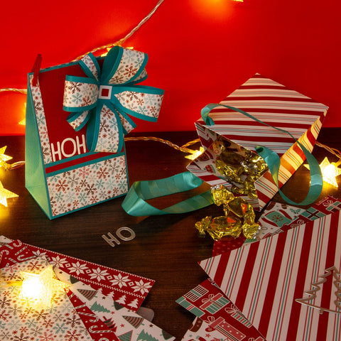 Tonic Studios Die Cutting Jolly Jingles Gift Bag Die Set - 5913e