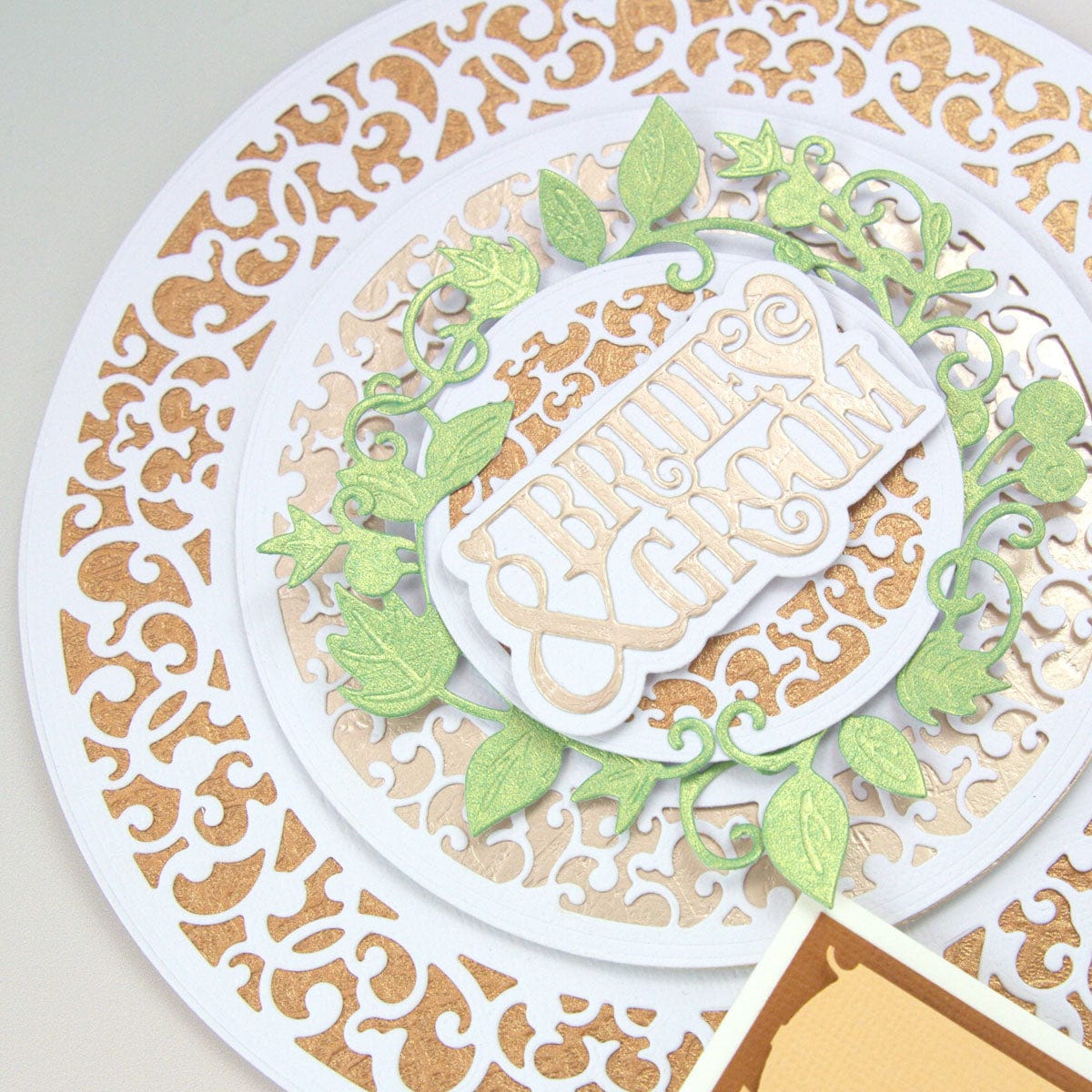 Tonic Studios Die Cutting Ornate Circular Frame Die Set - 5166e