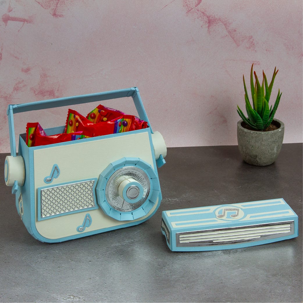 Tonic Studios Die Cutting Retro Radio Die Set - Showcase Die Set - SHOW63