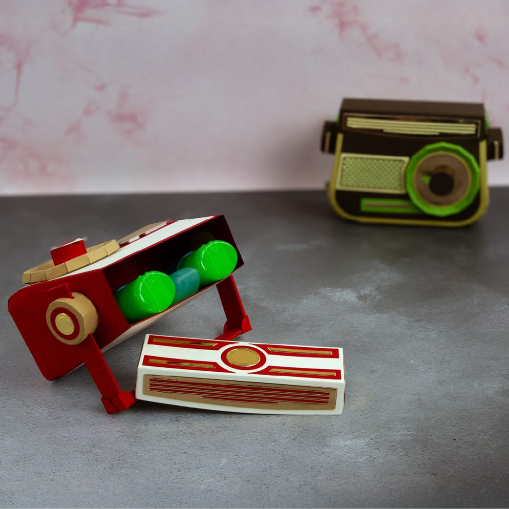 Tonic Studios Die Cutting Retro Radio Die Set - Showcase Die Set - SHOW63