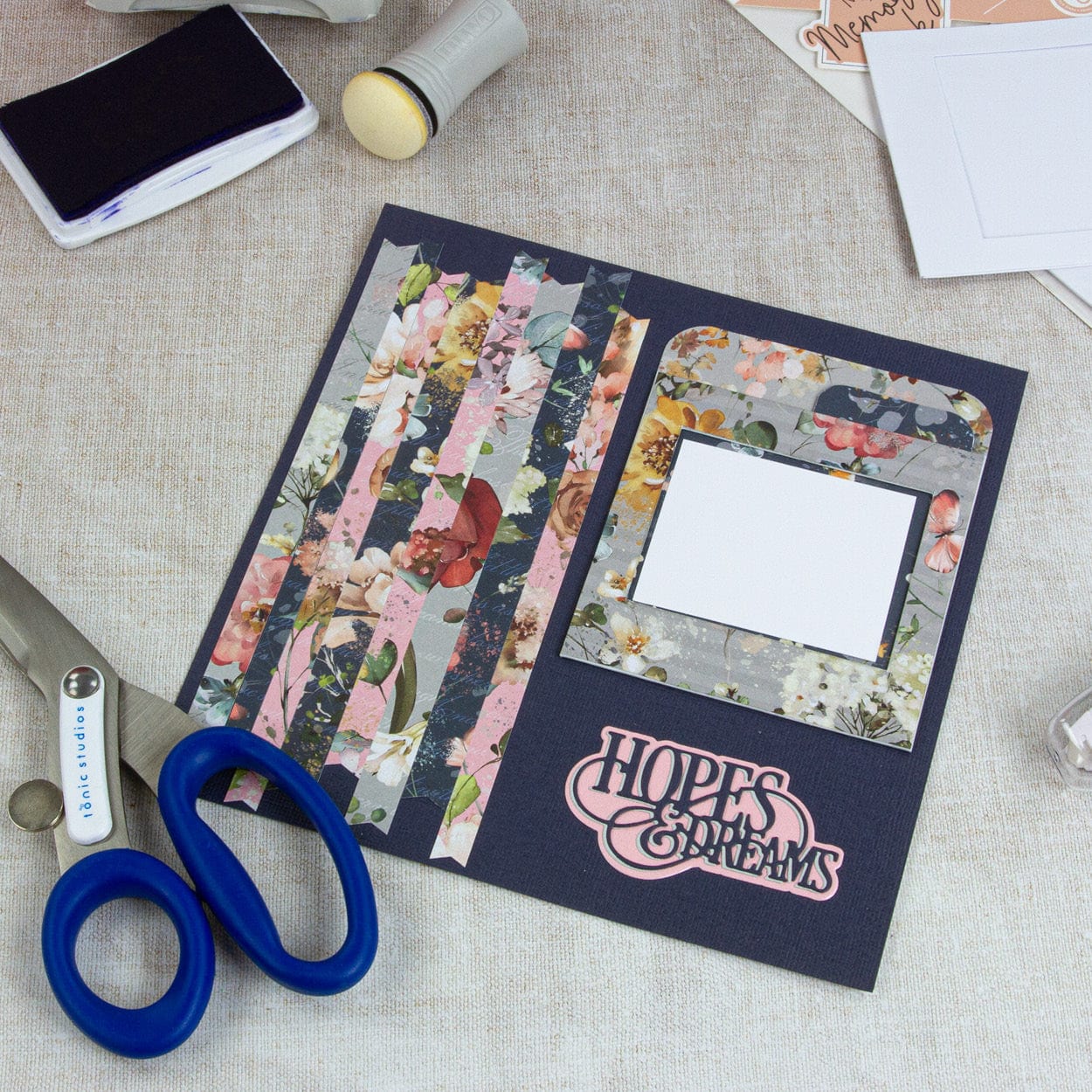 Tonic Studios Photo Wallets and Pockets My Memory Book - Sliding Photo Pockets - 5624e