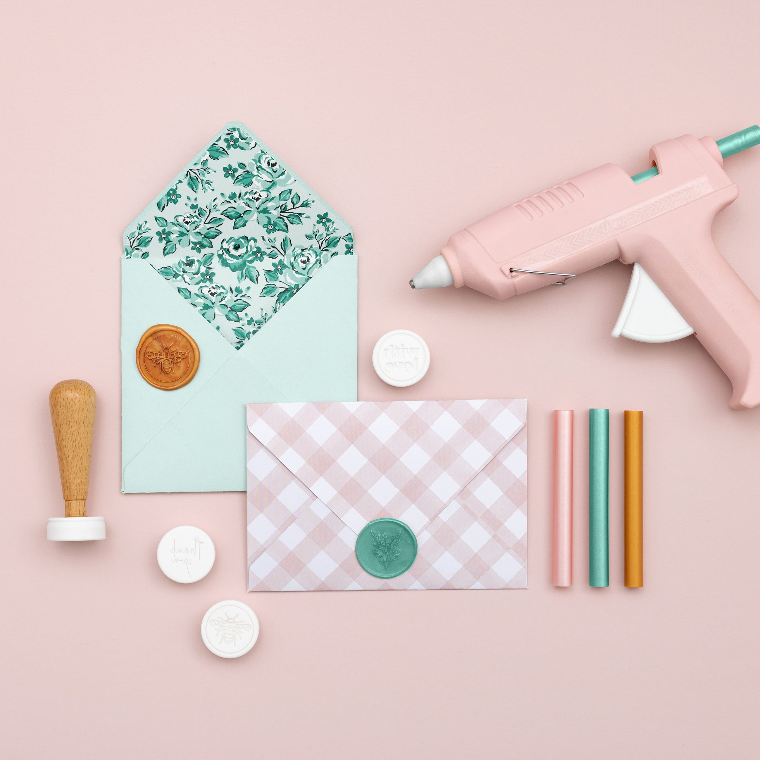 We R Makers Adhesives We R Makers – Envelope Seal Kit