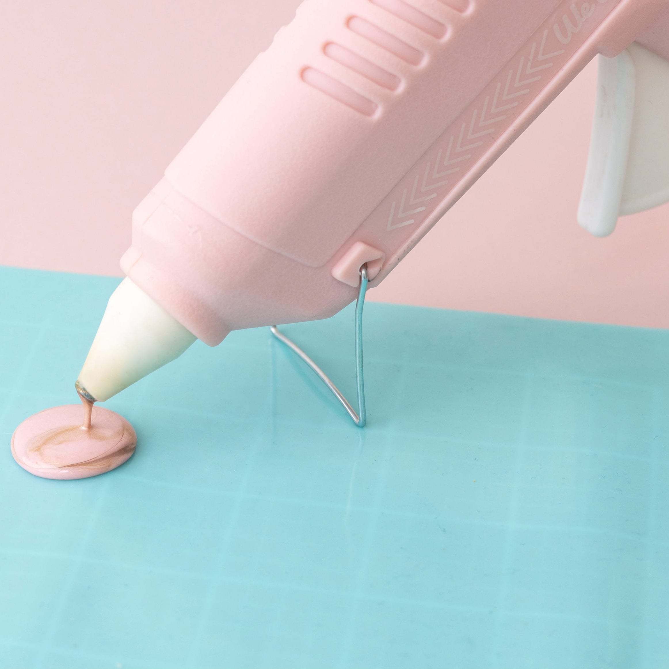 We R Makers Adhesives We R Makers – Envelope Seal Kit