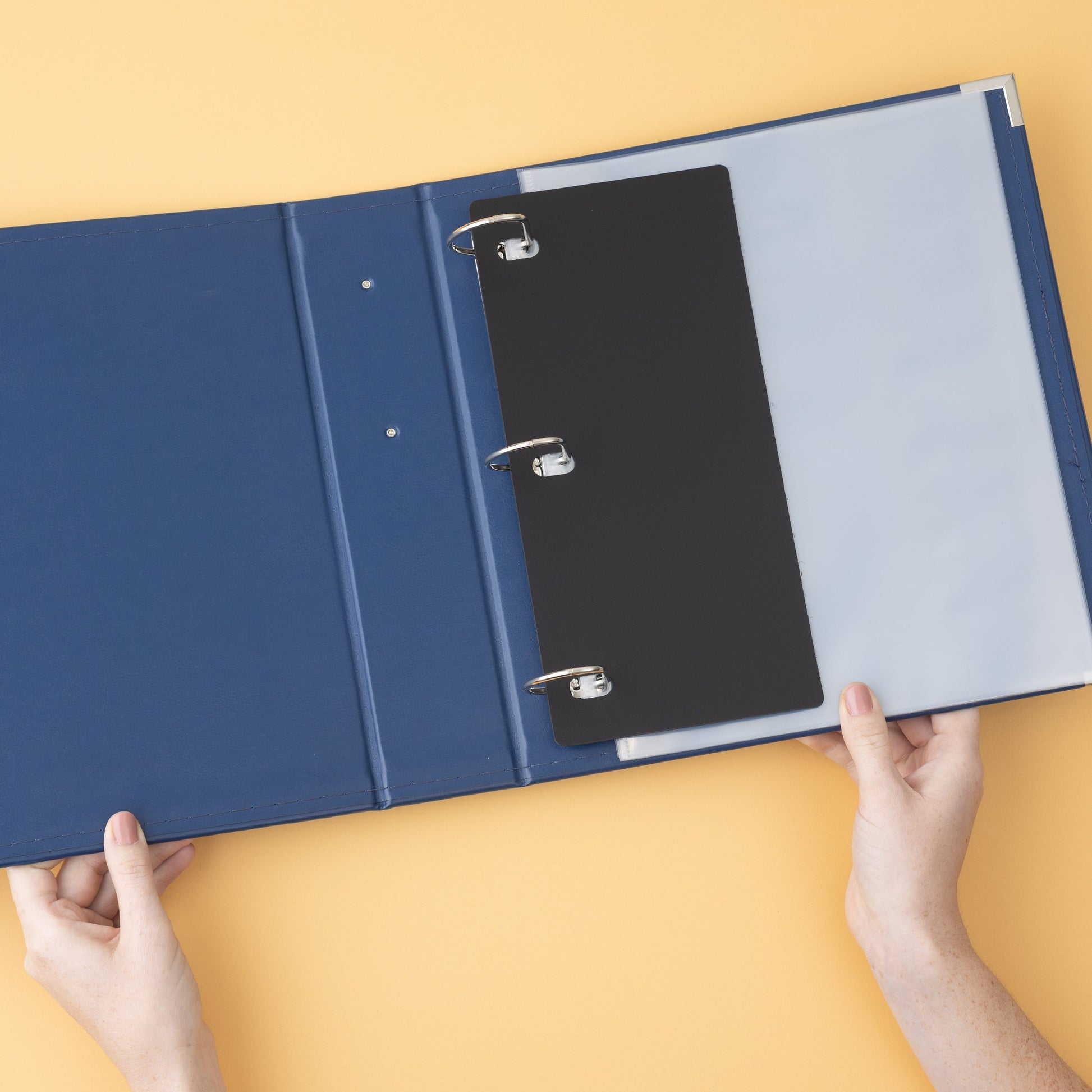 We R Makers Albums We R Makers - 8.5" x 11" Faux Leather D-Ring Photo Album - Cobalt