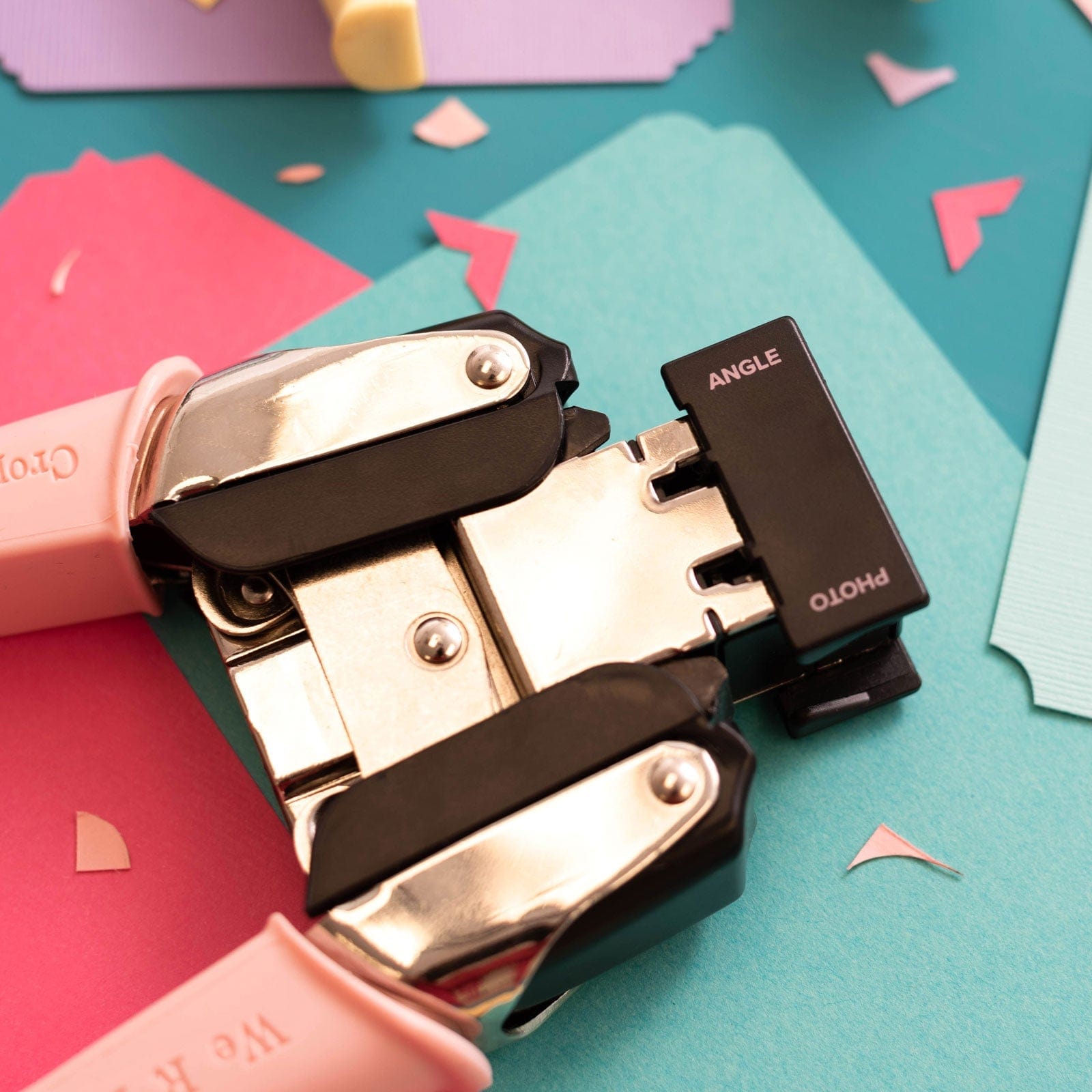 We R Makers Crop-A-Dile We R Makers Crop-A-Dile Angle & Photo Corner Chomper Punch