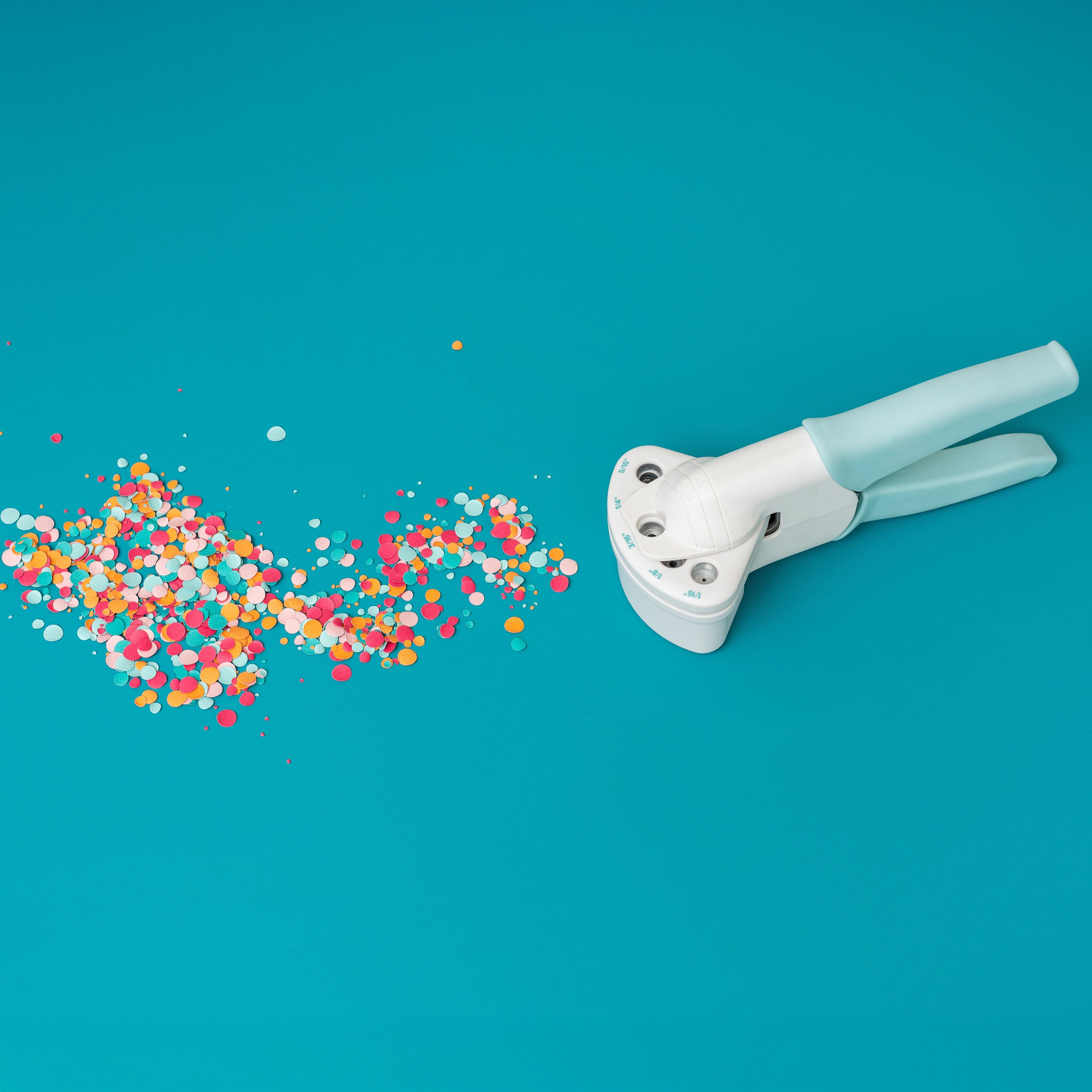 We R Makers Crop-A-Dile We R Makers Crop-A-Dile Circle Multi Hole Power Punch