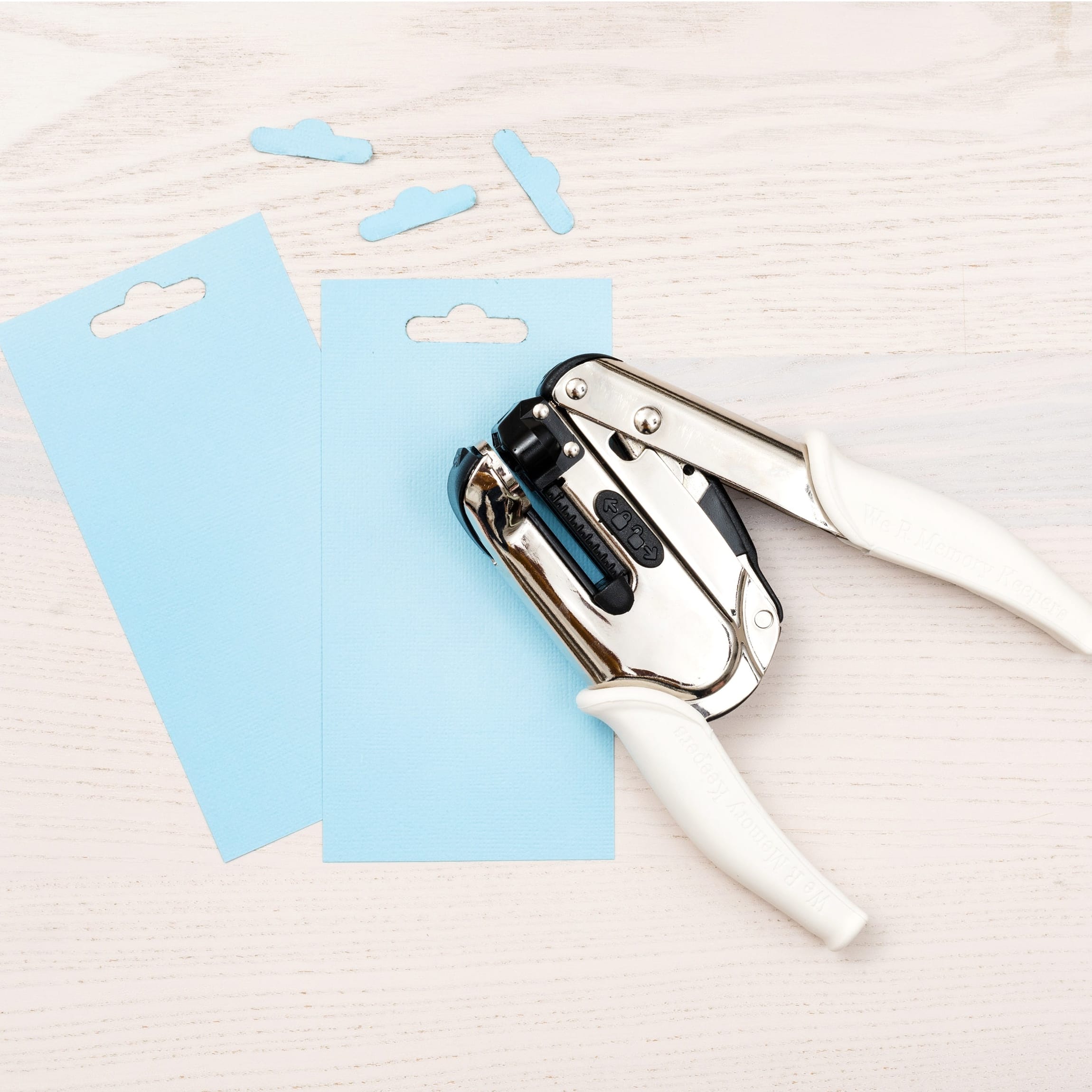 We R Makers Crop-A-Dile We R Makers - Crop-A-Dile - Euro Hook Power Punch