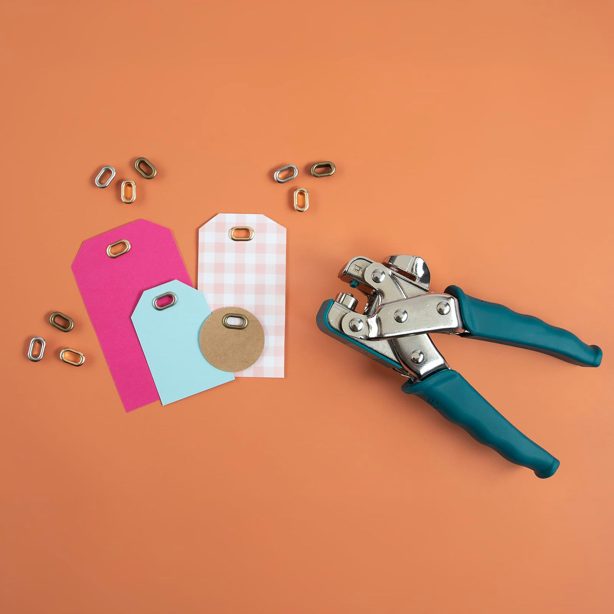 We R Makers Crop-A-Dile We R Makers Crop-A-Dile - Hole Punch & Eyelet Setter - Oval