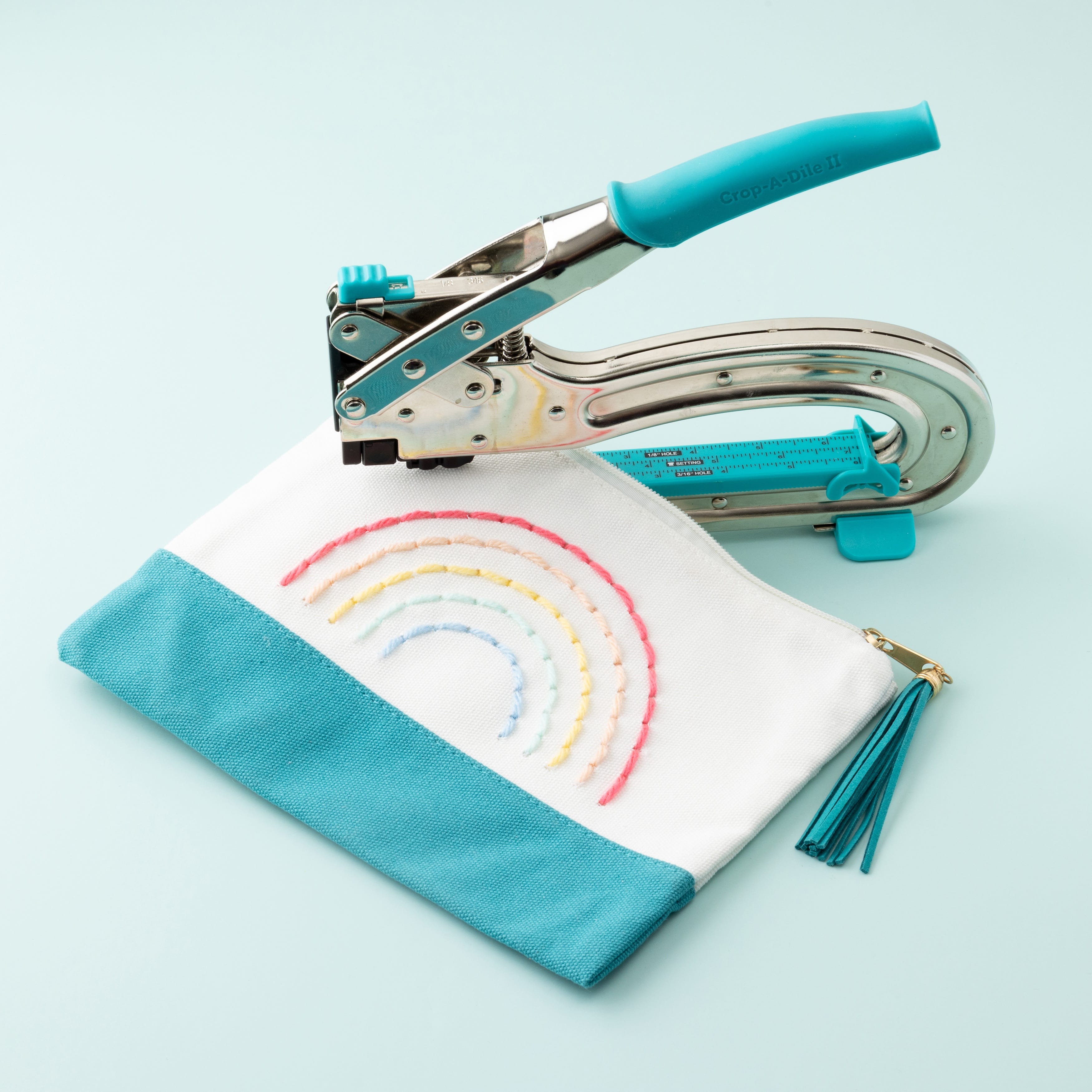 We R Makers Crop-A-Dile We R Makers - Crop-A-Dile II Big Bite Punch - Long Reach and Eyelet Setter