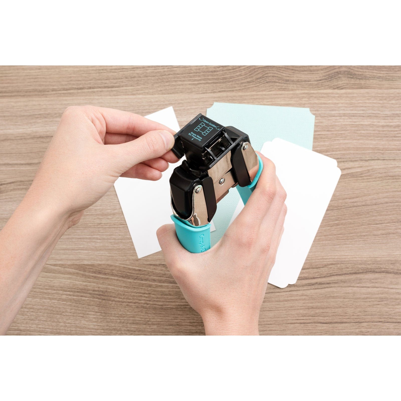 We R Makers Cutting Tools We R Makers Crop-A-Dile Stub & Scallop Corner Chomper