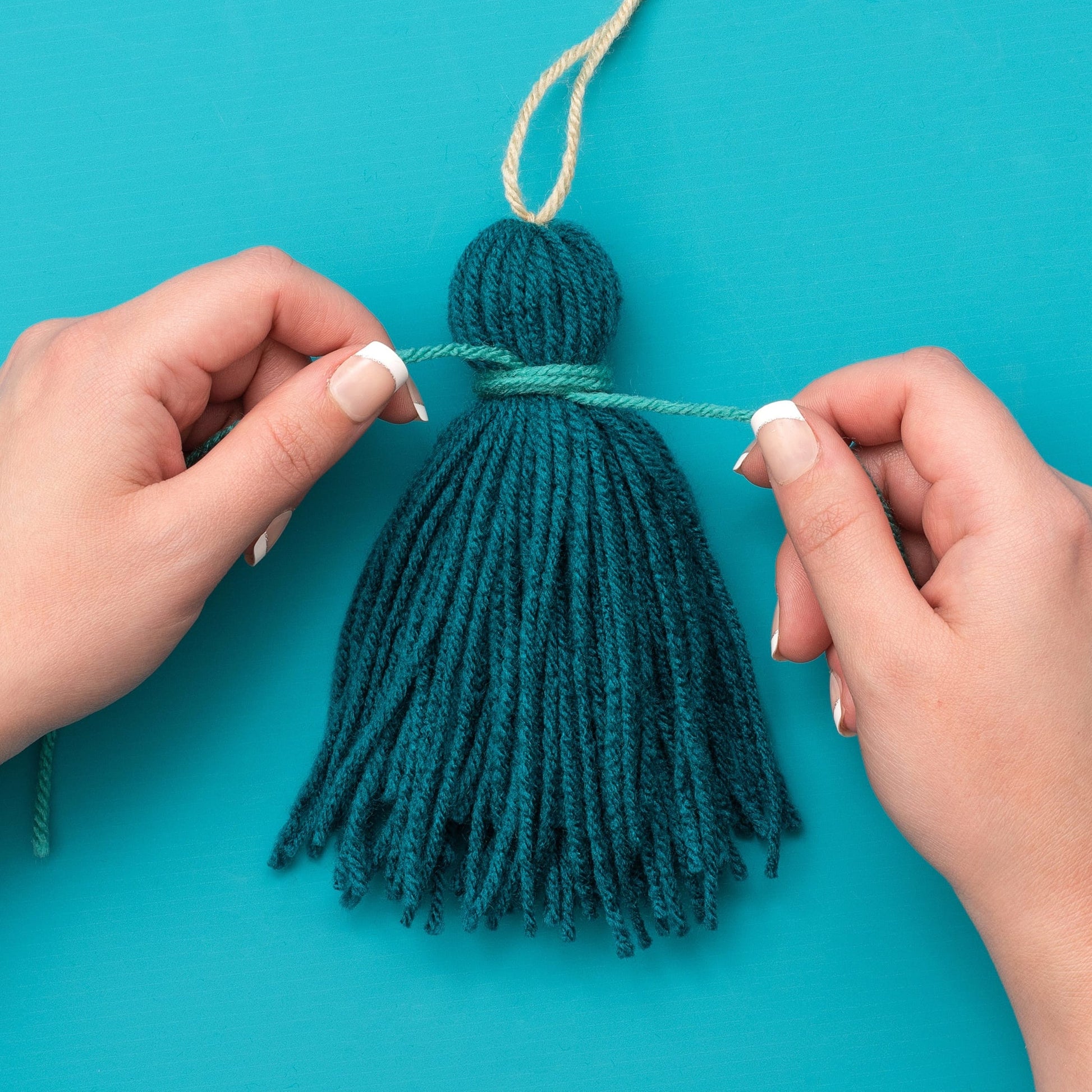 We R Makers We R Memory Keepers Tassel Maker Loom